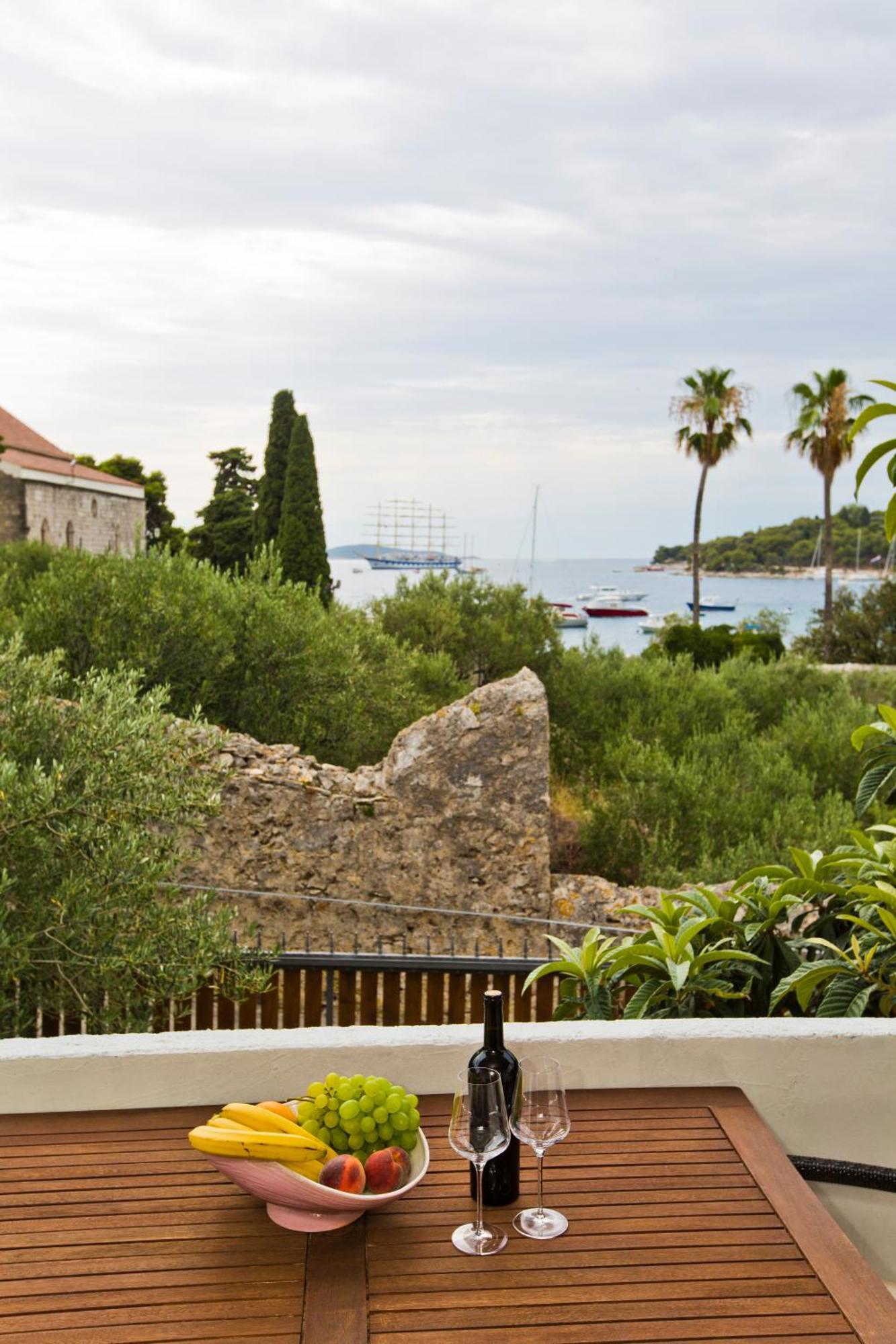 Apartments Grgo Hvar Town Exterior photo