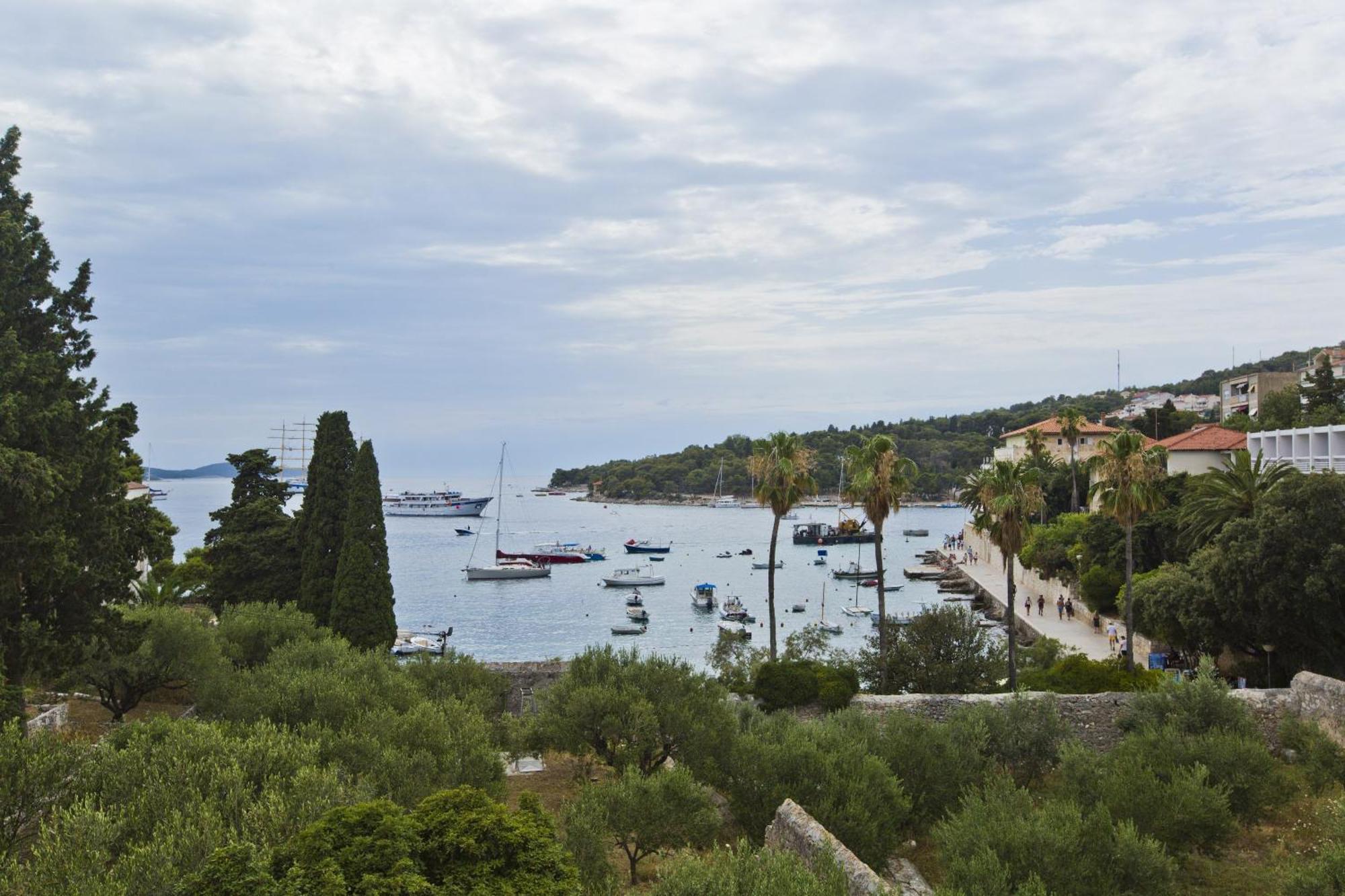 Apartments Grgo Hvar Town Exterior photo