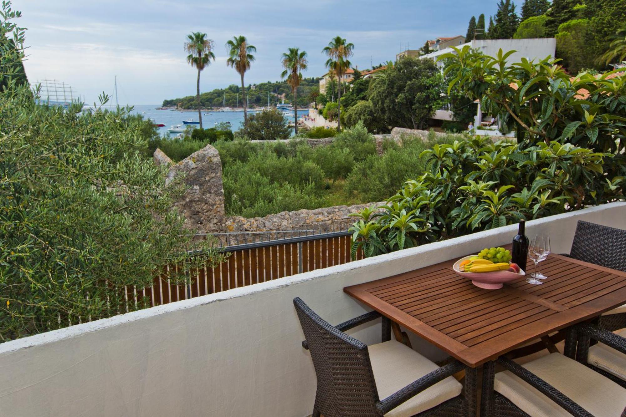 Apartments Grgo Hvar Town Exterior photo